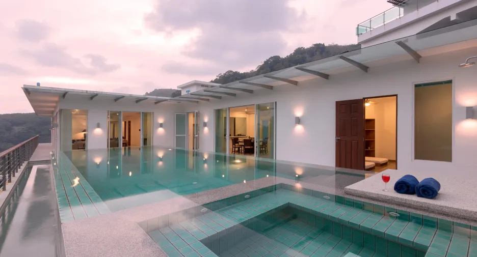 For sale 4 ベッドルーム condo in Kathu, Phuket