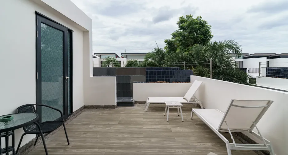 For rent 5 ベッドルーム townhouse in Thalang, Phuket