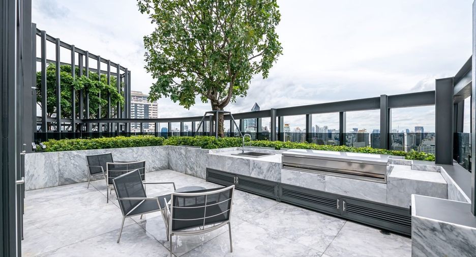 For rent and for sale 1 bed condo in Khlong Toei, Bangkok