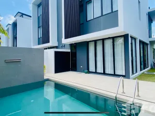 For rent 3 bedrooms townhouse in Thalang, Phuket