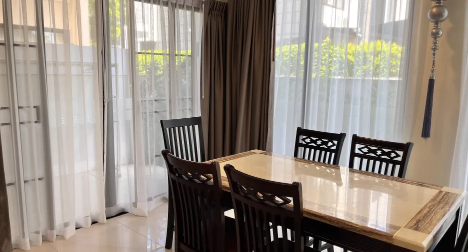 Casa adosada en alquiler de 3 habitaciones en Thalang, Phuket