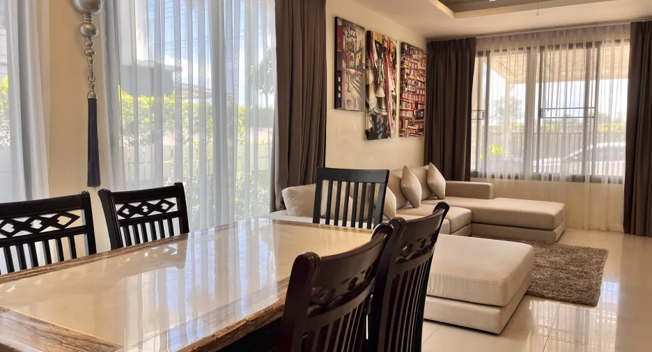 Casa adosada en alquiler de 3 habitaciones en Thalang, Phuket