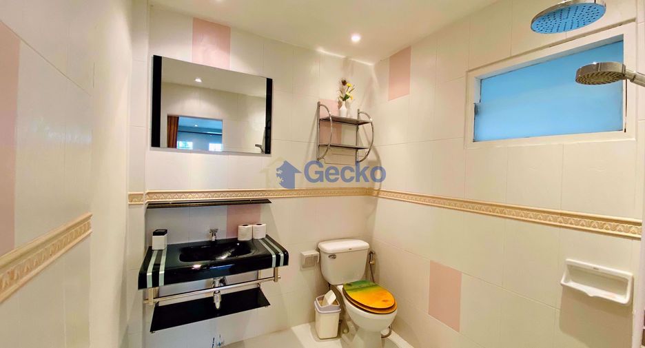 Casa en alquiler de 6 habitaciones en East Pattaya, Pattaya