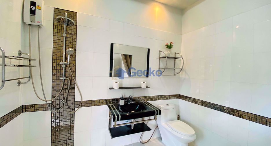 Casa en alquiler de 6 habitaciones en East Pattaya, Pattaya