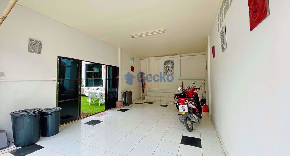 Casa en alquiler de 6 habitaciones en East Pattaya, Pattaya