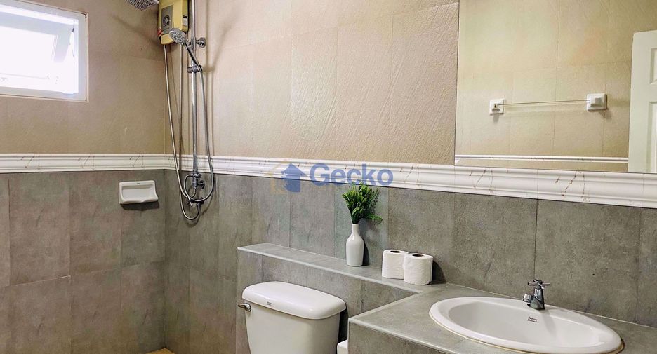Casa en alquiler de 6 habitaciones en East Pattaya, Pattaya