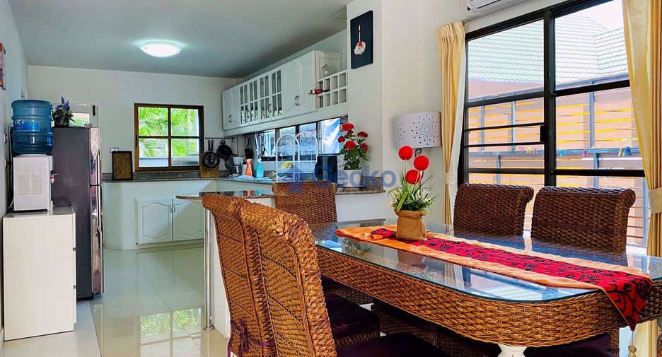 Casa en alquiler de 6 habitaciones en East Pattaya, Pattaya