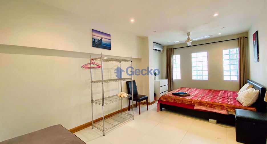Casa en alquiler de 6 habitaciones en East Pattaya, Pattaya