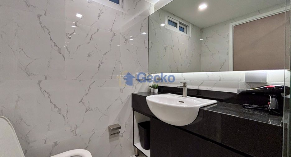 For rent 2 bedrooms condo in Pratumnak, Pattaya