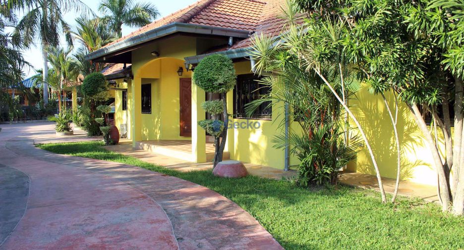 Casa en alquiler de 4 habitaciones en East Pattaya, Pattaya
