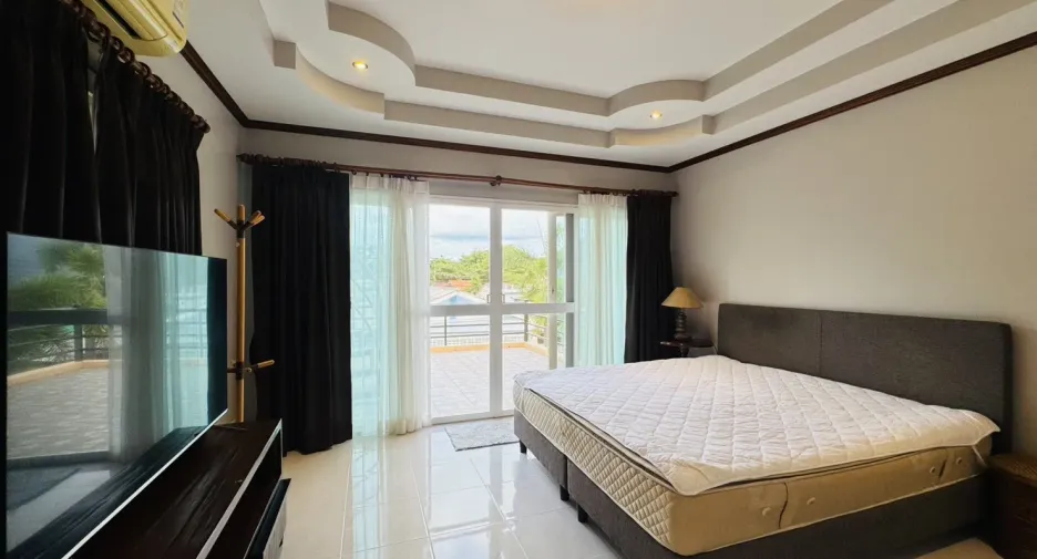 À louer 5 chambres maison à Mueang Phuket, Phuket