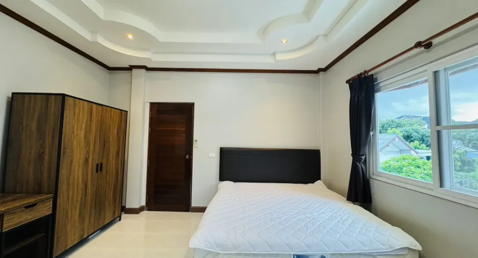 À louer 5 chambres maison à Mueang Phuket, Phuket