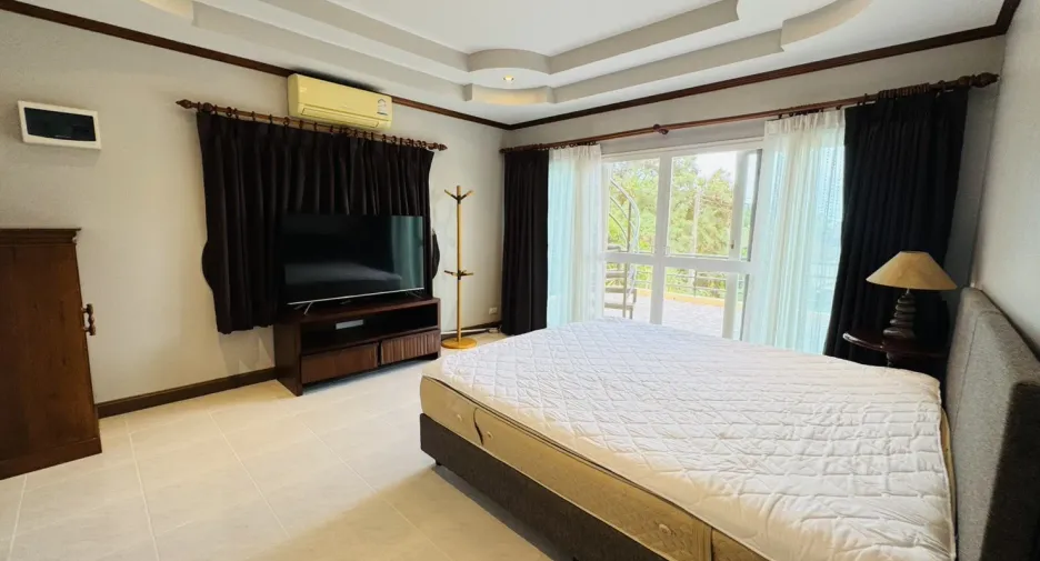 À louer 5 chambres maison à Mueang Phuket, Phuket