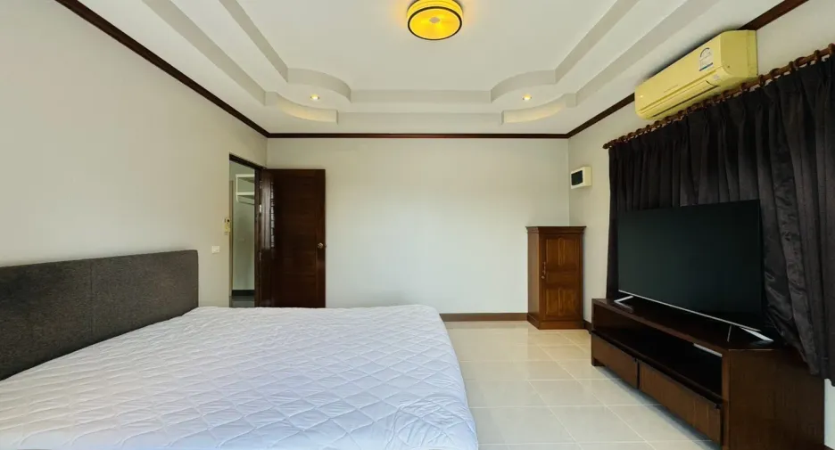 À louer 5 chambres maison à Mueang Phuket, Phuket