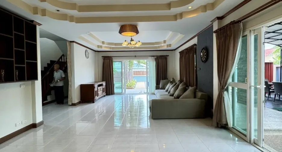 À louer 5 chambres maison à Mueang Phuket, Phuket