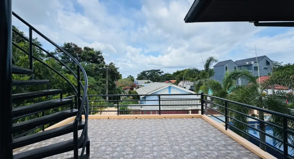 À louer 5 chambres maison à Mueang Phuket, Phuket