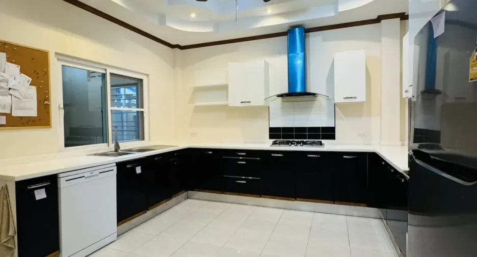À louer 5 chambres maison à Mueang Phuket, Phuket