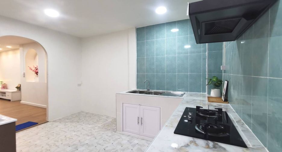 For sale 2 bedrooms townhouse in Don Mueang, Bangkok