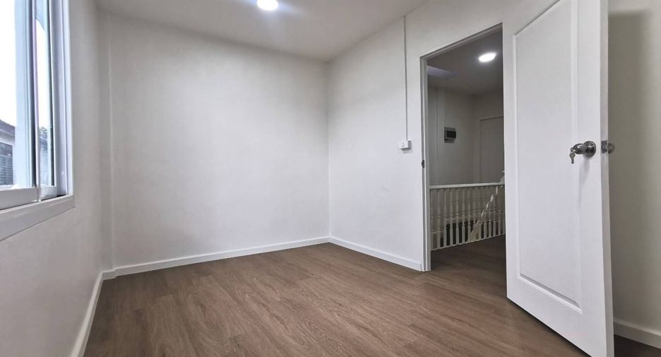 For sale 2 bedrooms townhouse in Don Mueang, Bangkok