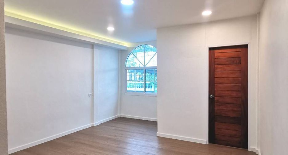 For sale 2 bedrooms townhouse in Don Mueang, Bangkok