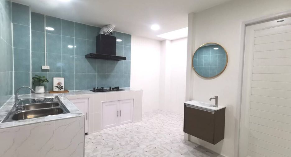 For sale 2 bedrooms townhouse in Don Mueang, Bangkok