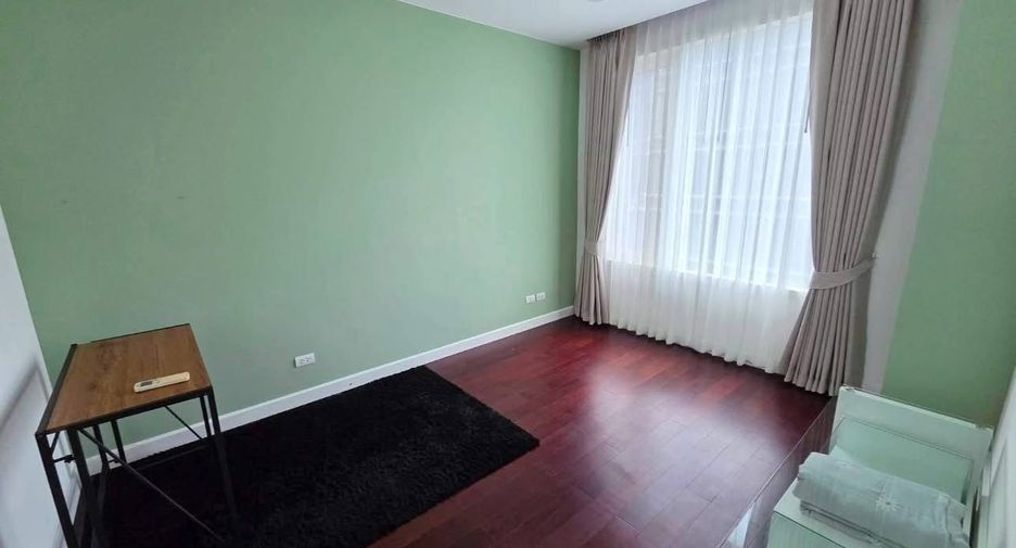 Wohnung zur Miete mit 2 Zimmer in Pathum Wan, Bangkok