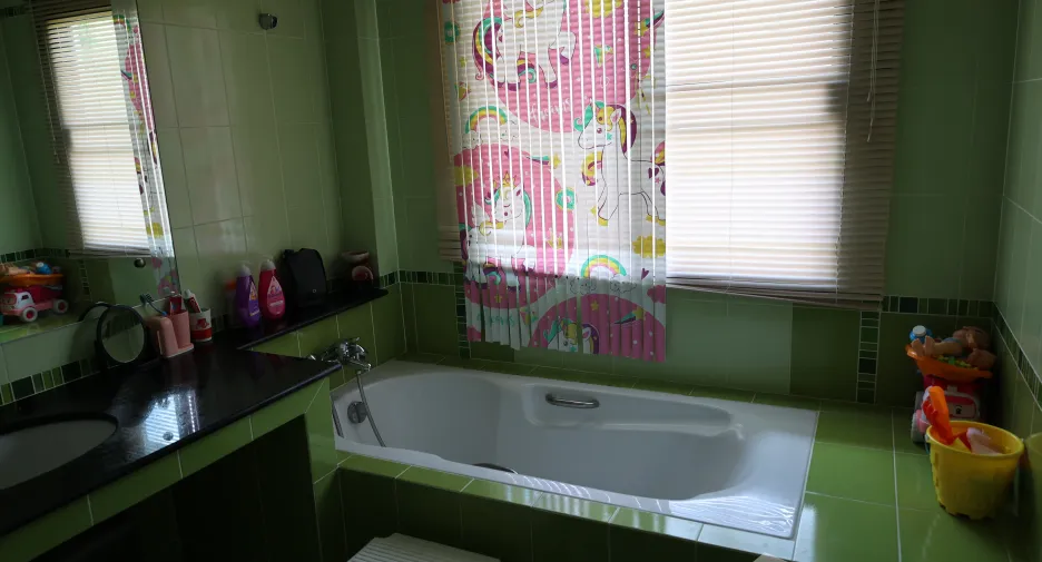 For sale and for rent 4 bedrooms house in Hang Dong, Chiang Mai