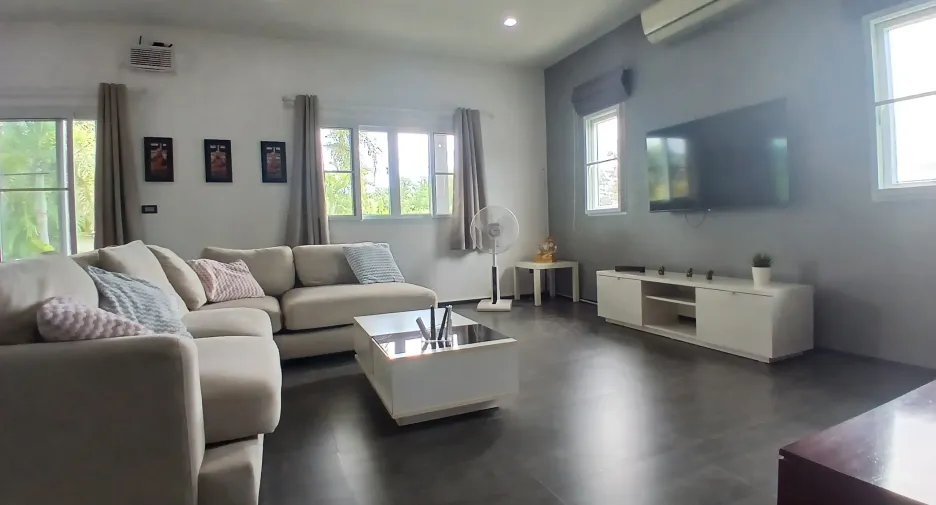 For sale 3 bedrooms villa in Cha Am, Phetchaburi
