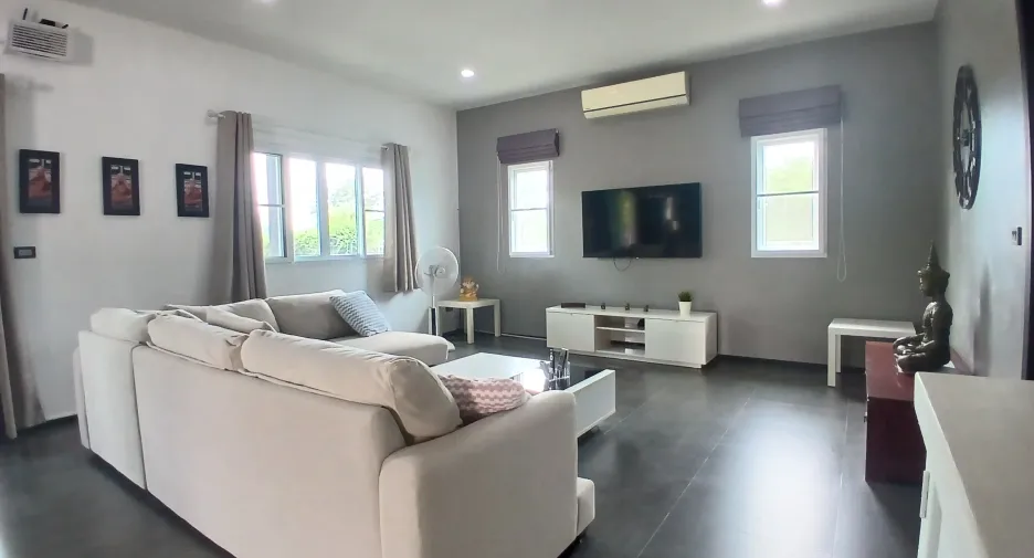 For sale 3 bedrooms villa in Cha Am, Phetchaburi