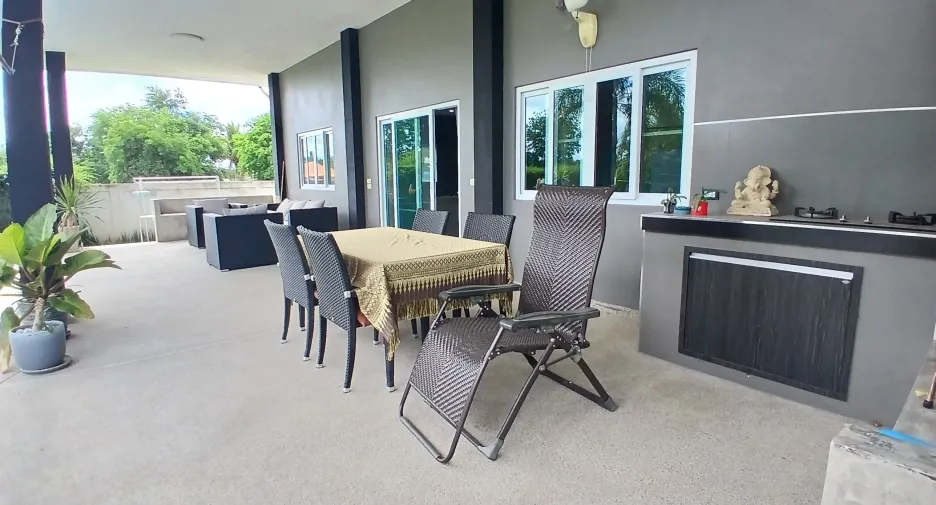 For sale 3 bedrooms villa in Cha Am, Phetchaburi