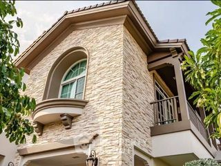 Haus zum Kauf mit 4 Zimmer in Bang Khen, Bangkok