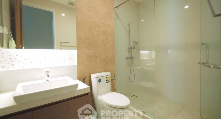 À vendre 2 chambres condo à Khlong Toei, Bangkok