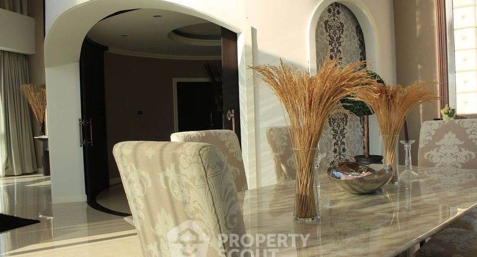 Condo en venta de 3 habitaciones en Khlong Toei, Bangkok