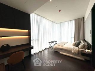 For sale 3 bedrooms condo in Khlong Toei, Bangkok