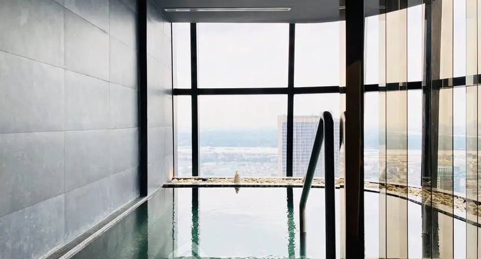 For sale 1 bed condo in Khlong Toei, Bangkok