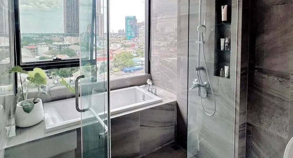 For sale 1 bed condo in Khlong Toei, Bangkok