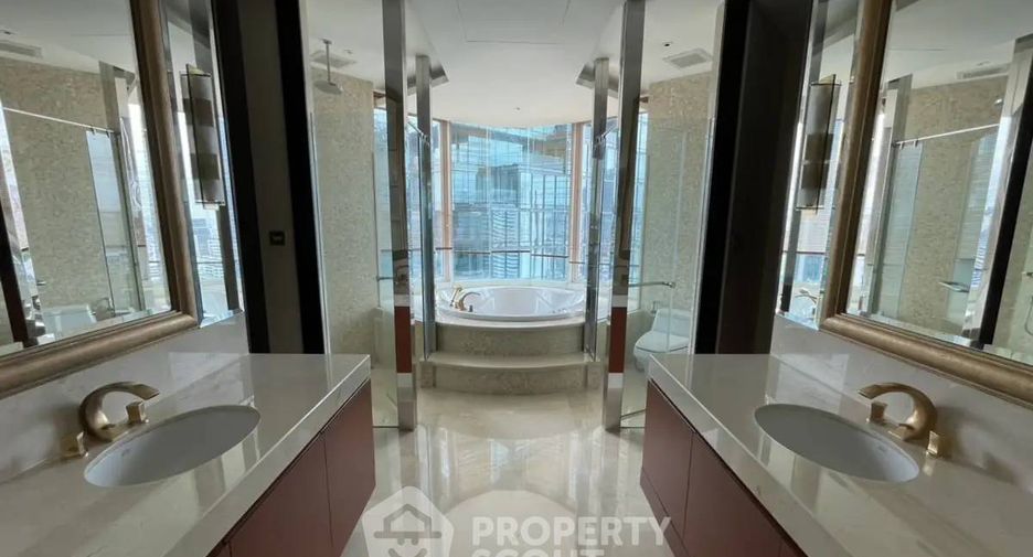À vendre 3 chambres condo à Sathon, Bangkok