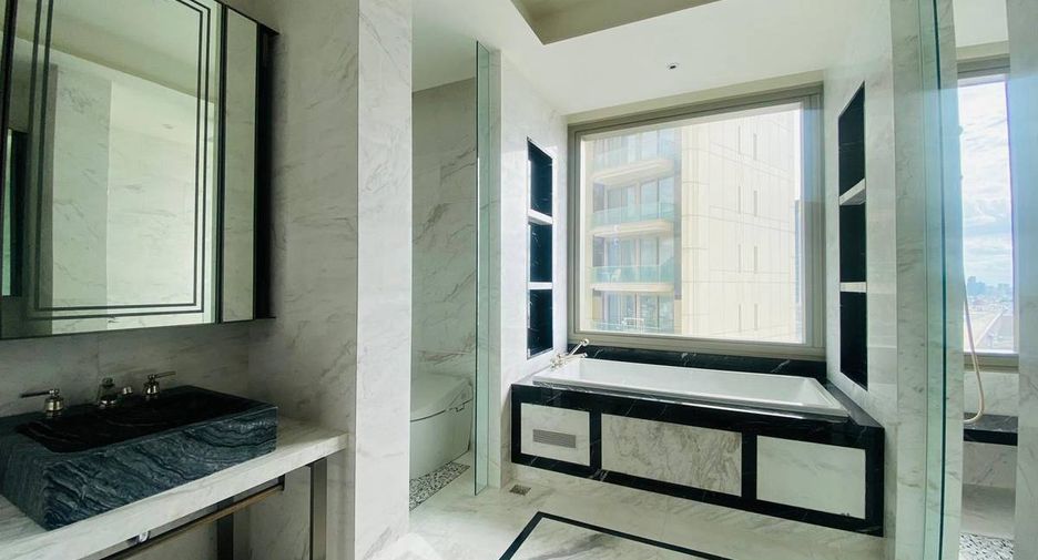 For sale 2 bedrooms condo in Khlong San, Bangkok