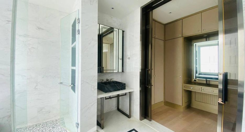 For sale 2 bedrooms condo in Khlong San, Bangkok