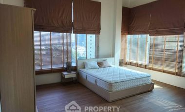 For rent 2 bedrooms condo in Phaya Thai, Bangkok