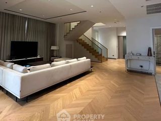 Condo en venta de 4 habitaciones en Watthana, Bangkok