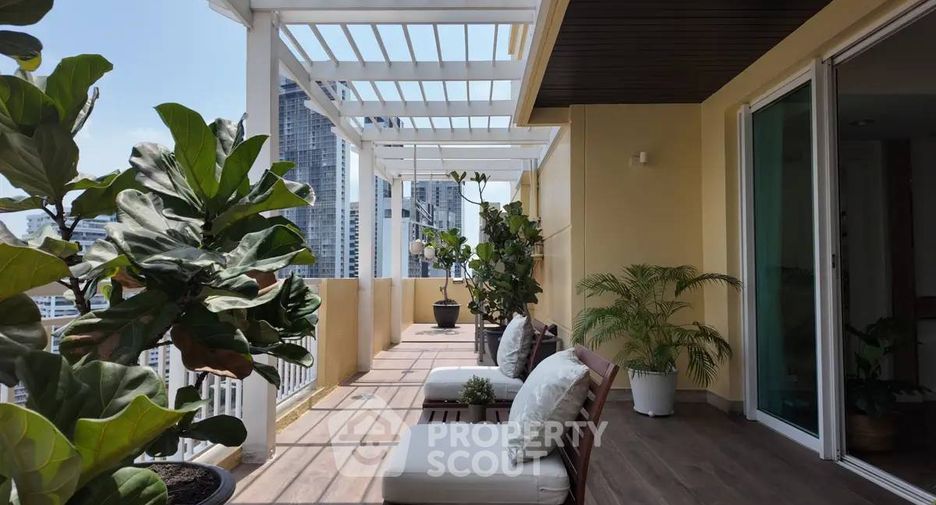 For rent そして for sale 4 ベッドルーム condo in Khlong Toei, Bangkok