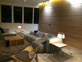 For sale 3 bedrooms condo in Khlong Toei, Bangkok