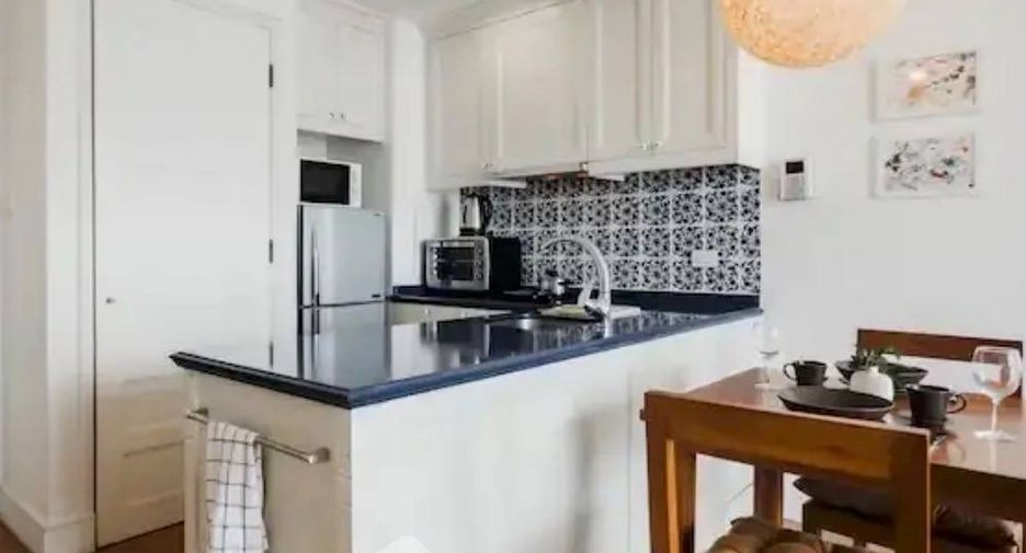 For sale 1 bed condo in Khlong Toei, Bangkok