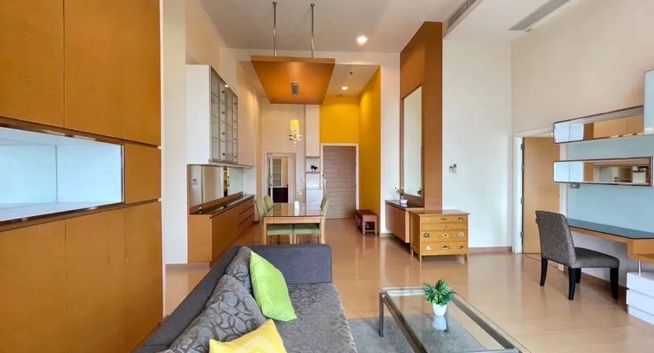 Condo en alquiler y en venta de 3 habitaciones en Khlong Toei, Bangkok