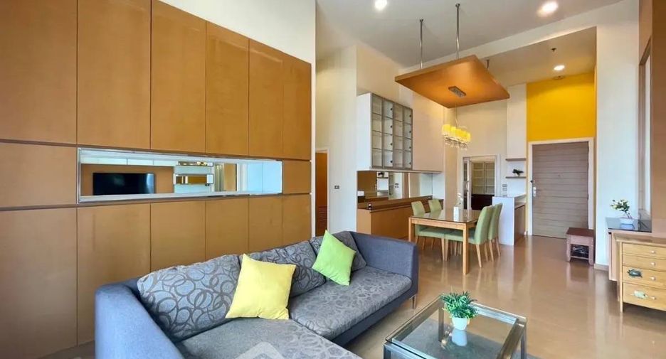 Condo en alquiler y en venta de 3 habitaciones en Khlong Toei, Bangkok