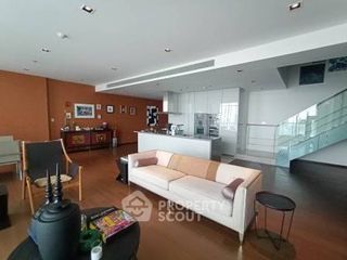 Продажа 3 спальни кондо в Кхлонг Тоеи, Бангкок