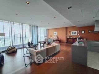 Продажа 3 спальни кондо в Кхлонг Тоеи, Бангкок