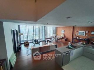Продажа 3 спальни кондо в Кхлонг Тоеи, Бангкок