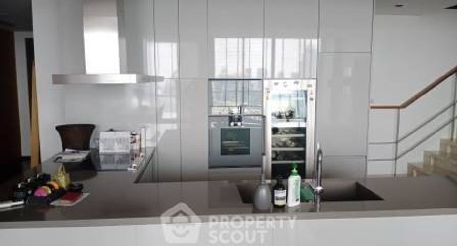 Condo en venta de 3 habitaciones en Khlong Toei, Bangkok